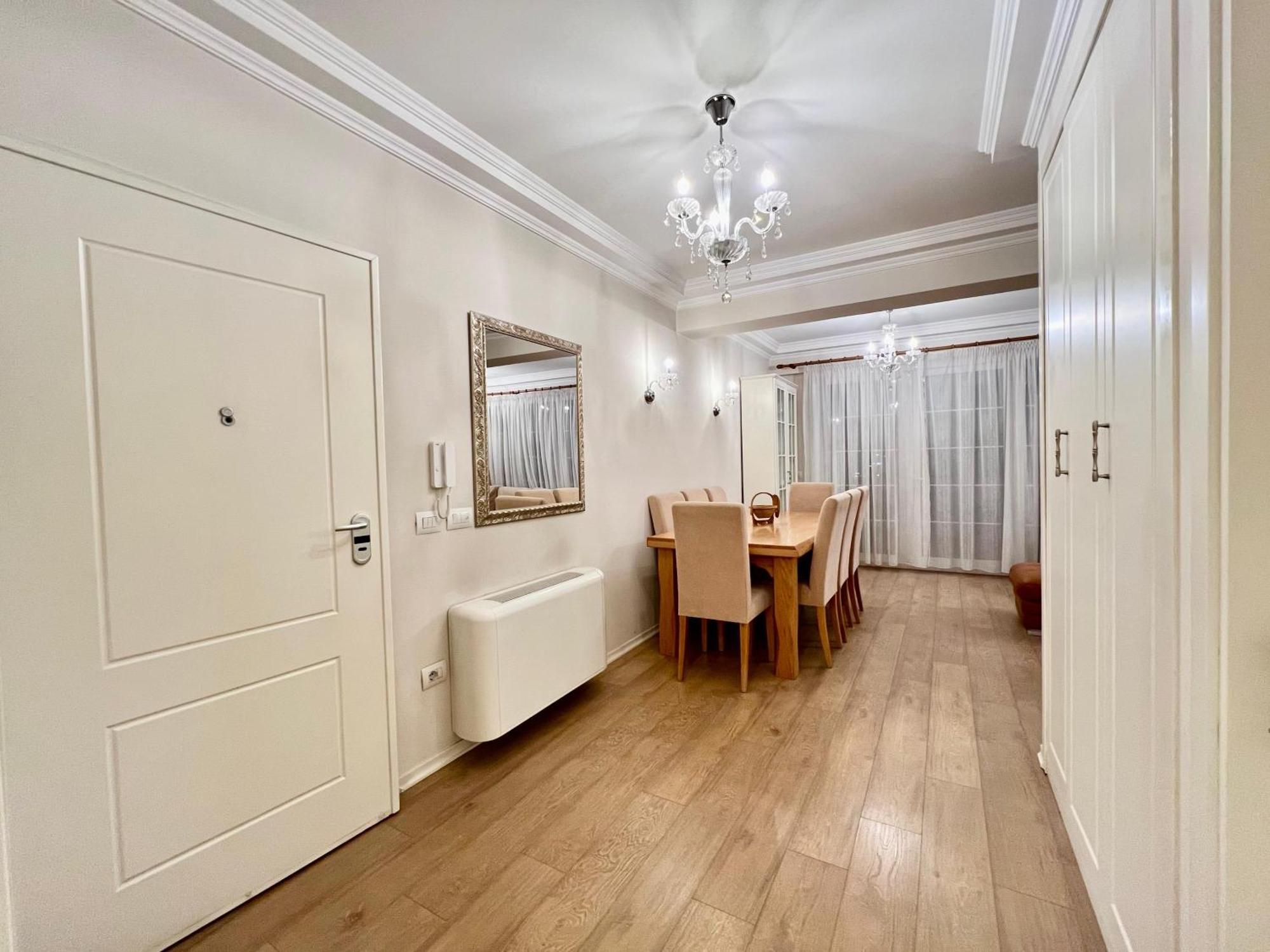 House Apartment *